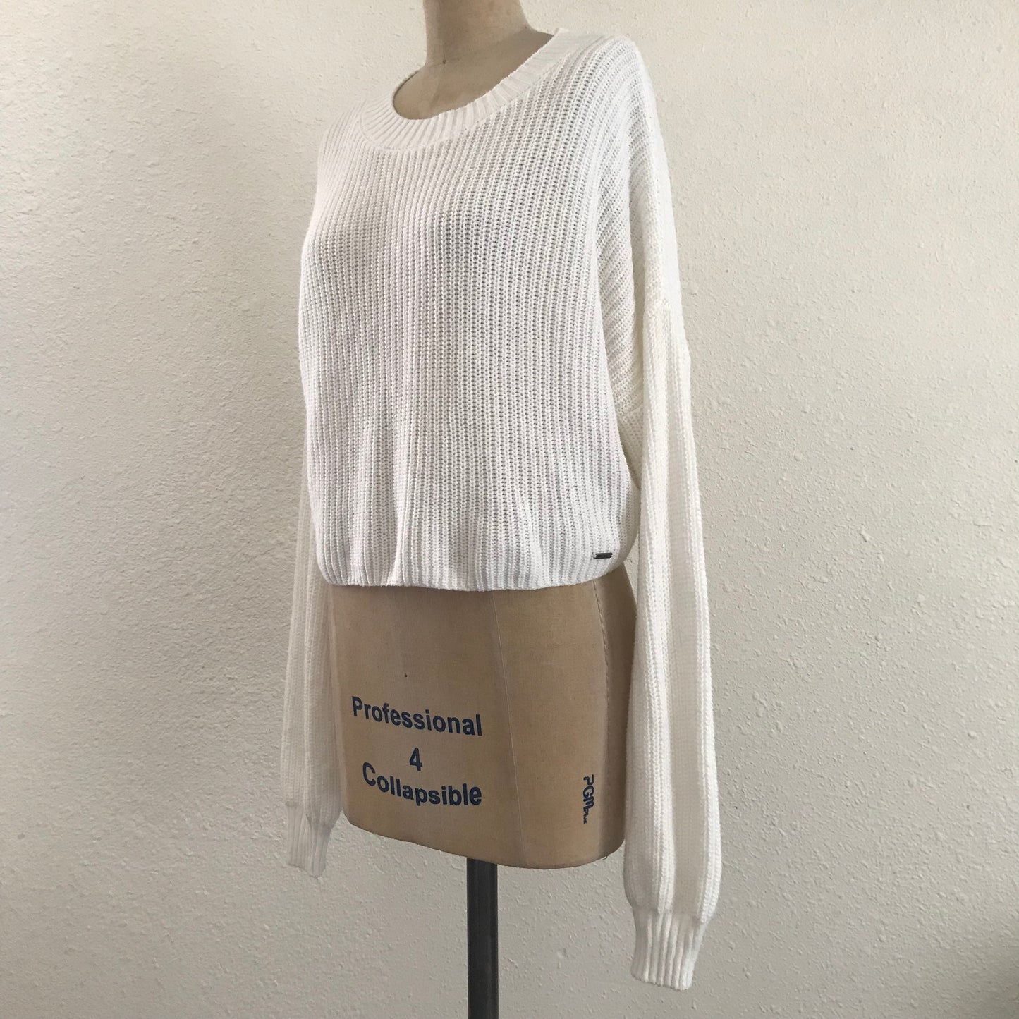 Hollister White Long Sleeve Cotton Knit Cropped Sweater